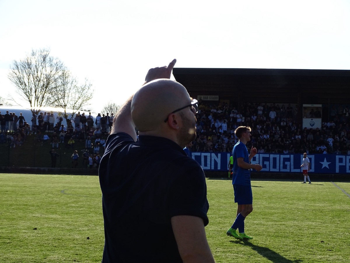 Marco Teodori allenatore di calcio sul campo